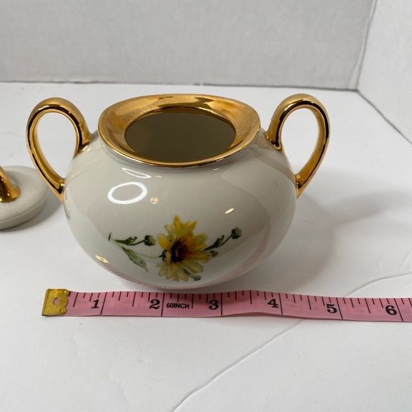 Vintage Daisy Sugar Bowl with 22 Kt gold trim - Picture 7 of 8